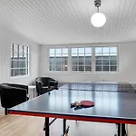 Four-bedroom In * אוטרופ
