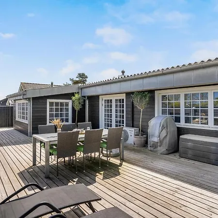 Four-bedroom In Ferienhaus *