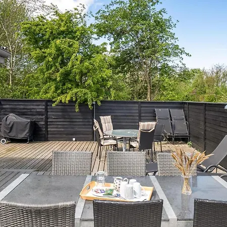 Holiday home 5 Bedroom Beautiful In Otterup